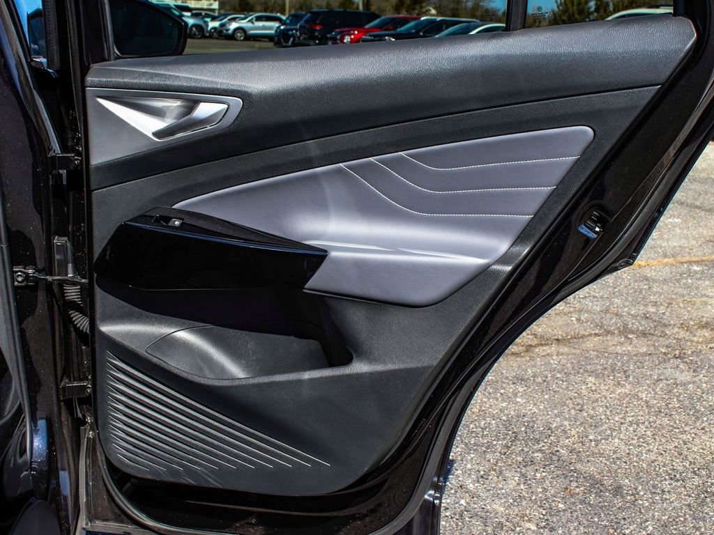 Used 2023 Volkswagen ID.4 Pro S image 12