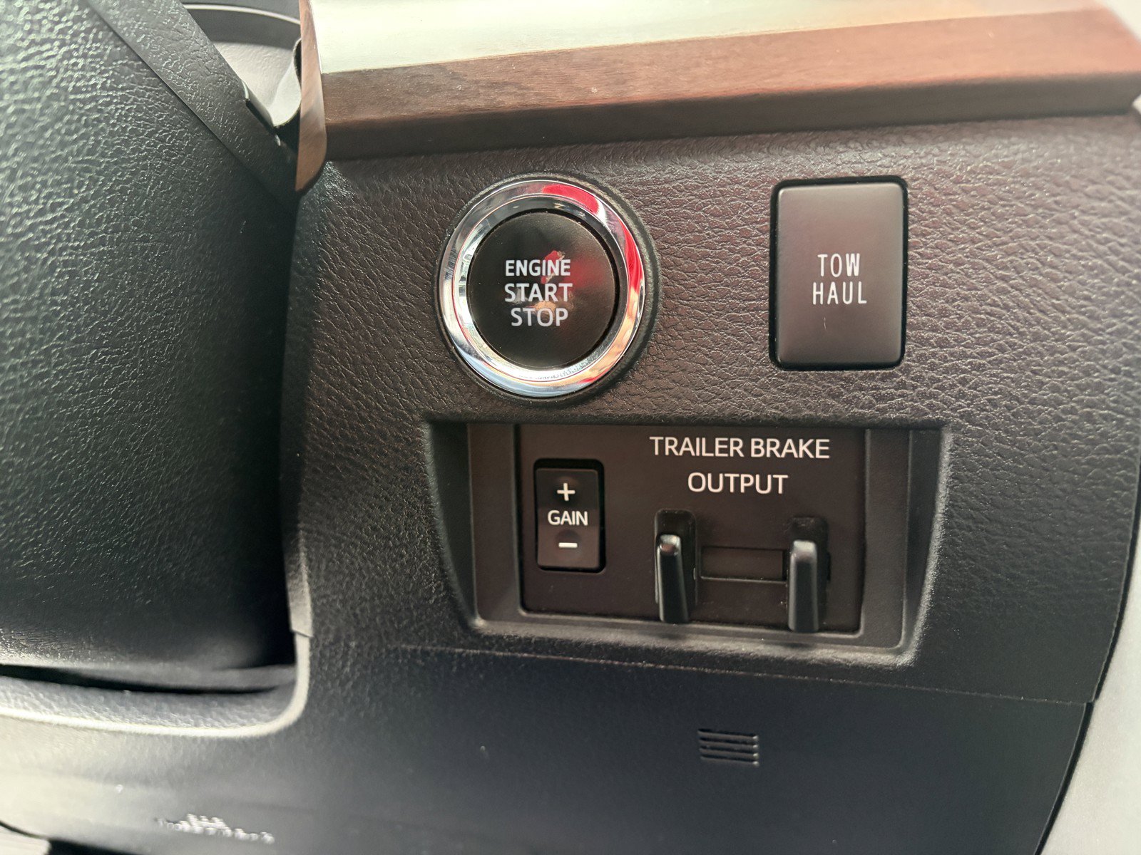 Used 2020 Toyota Tundra Limited w/ Limited Premium Package AWD/4WD image 23