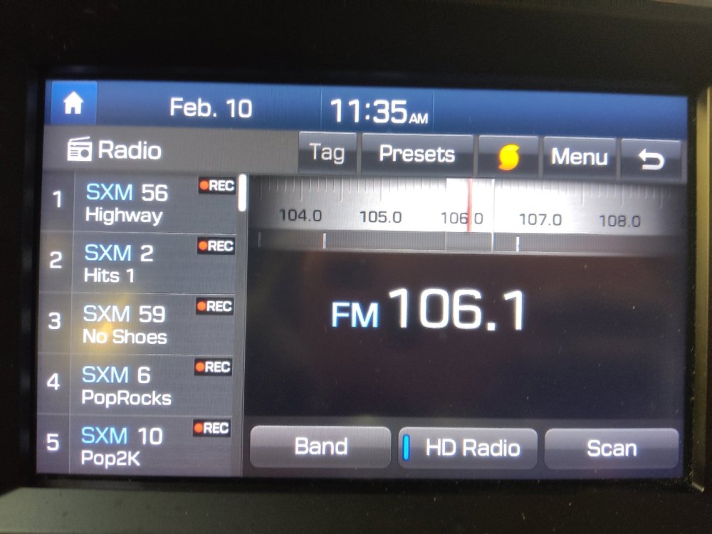 Used 2017 Hyundai Elantra Limited image 25