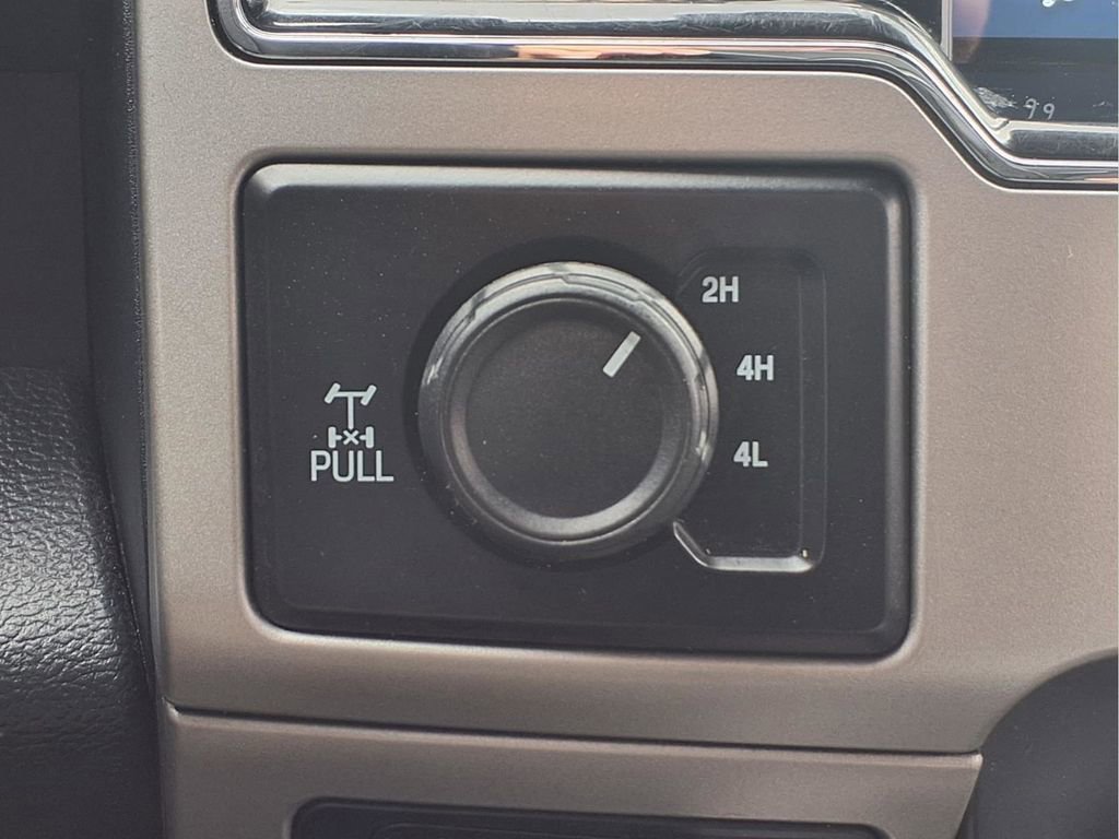 Used 2022 Ford F350 Lariat w/ Chrome Package image 11