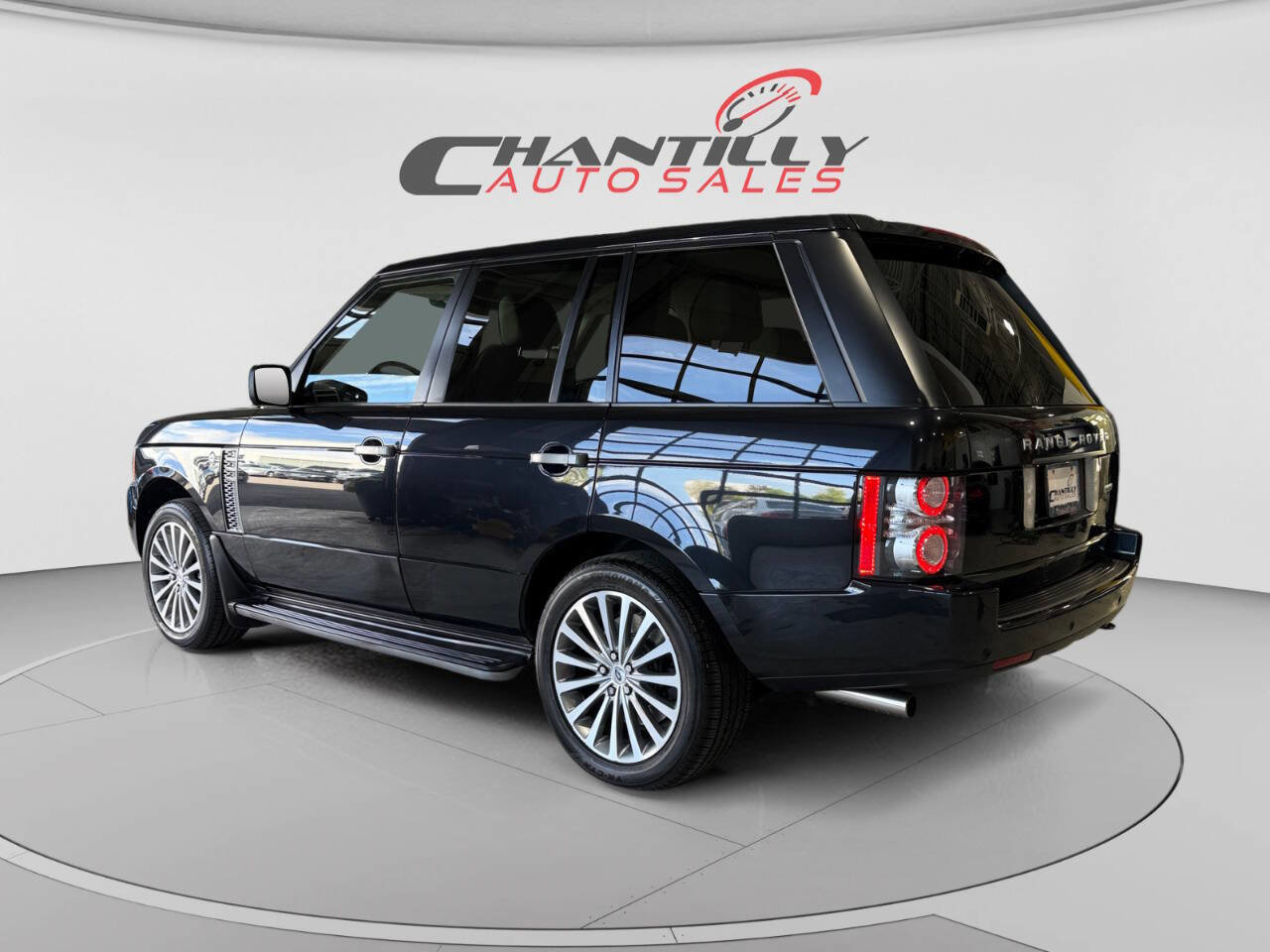 Used 2011 Land Rover Range Rover Supercharged AWD/4WD image 3