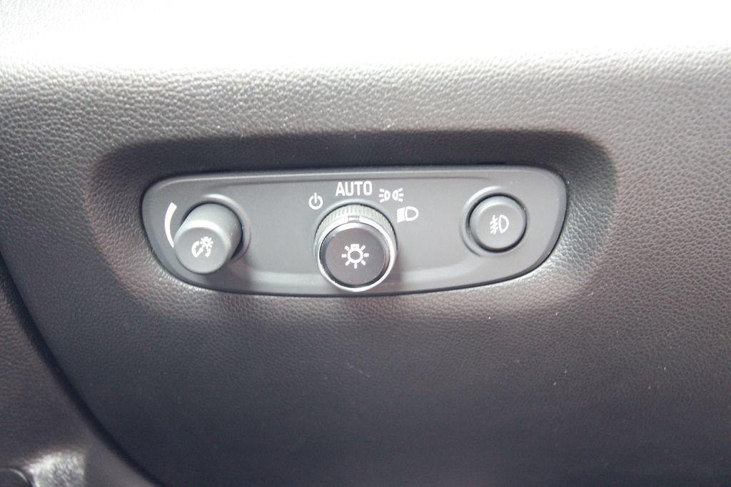 Used 2019 Chevrolet Traverse LT w/ LPO, Blackout Package AWD/4WD image 25