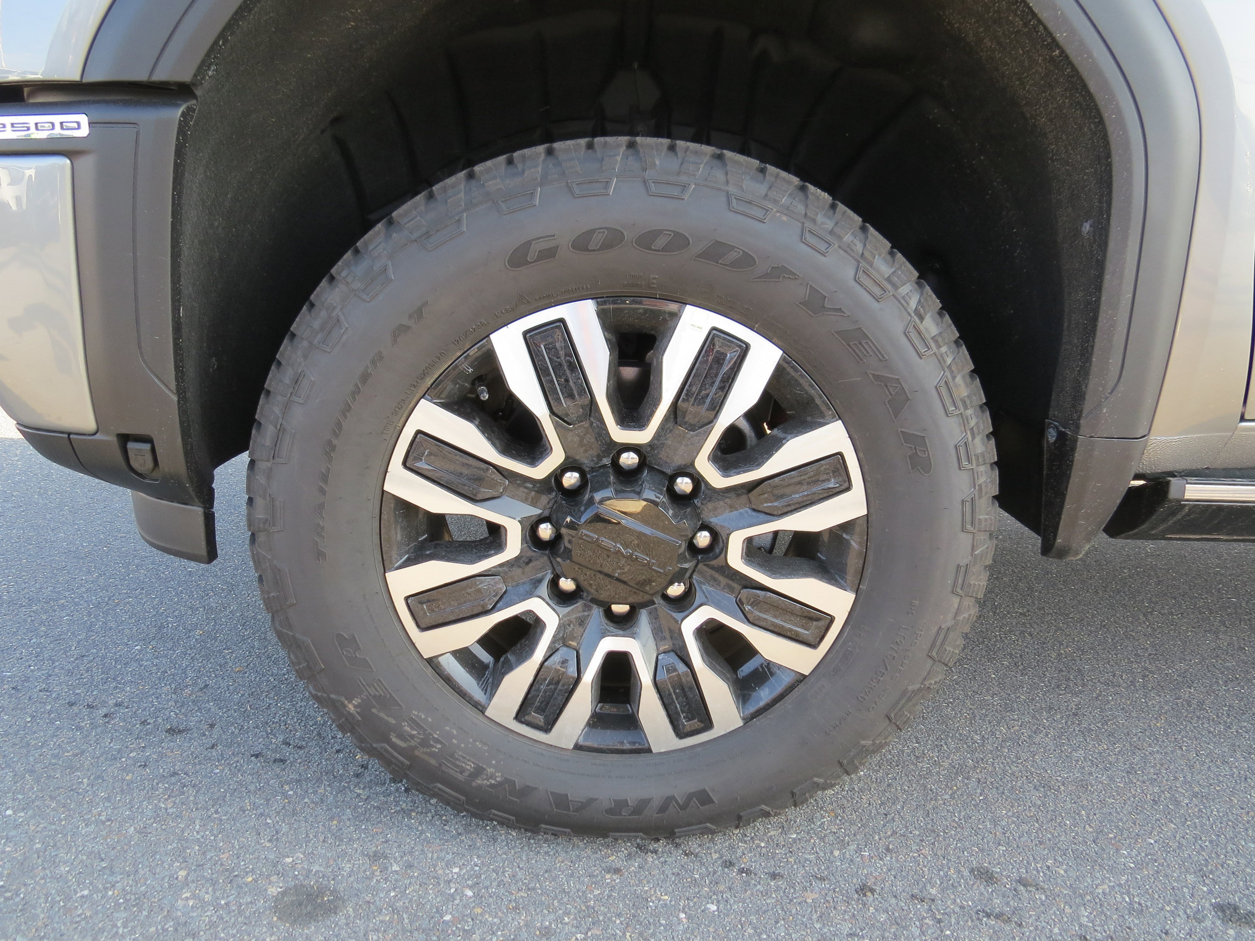 New 2026 GMC Sierra 2500 Denali Ultimate w/ Max Trailering Package image 15