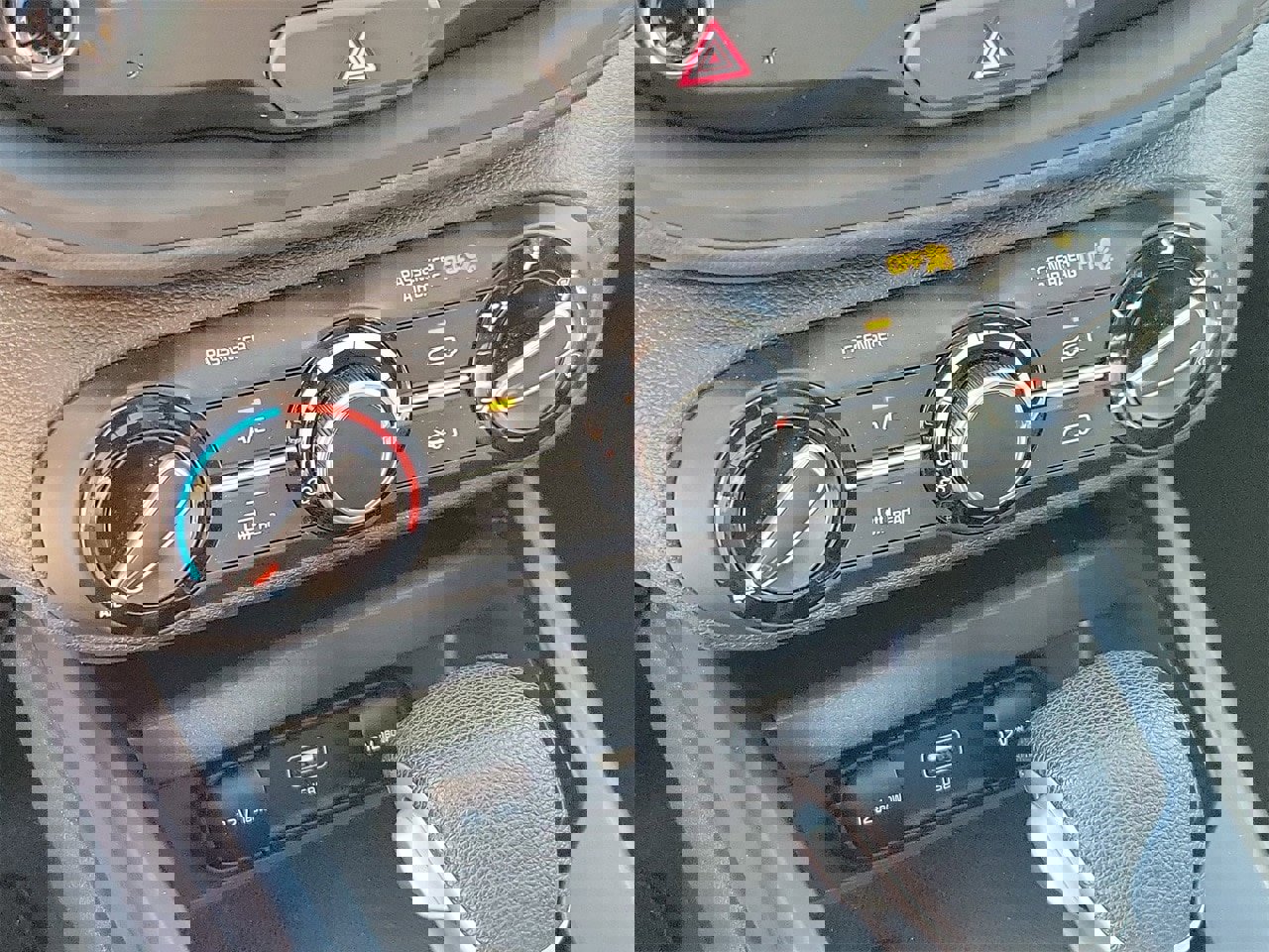 Used 2024 Kia Soul LX w/ Option Group 015 image 24