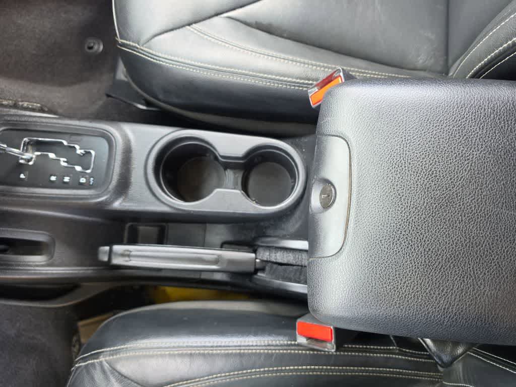 Used 2015 Jeep Wrangler Unlimited Rubicon w/ Connectivity Group AWD/4WD image 20