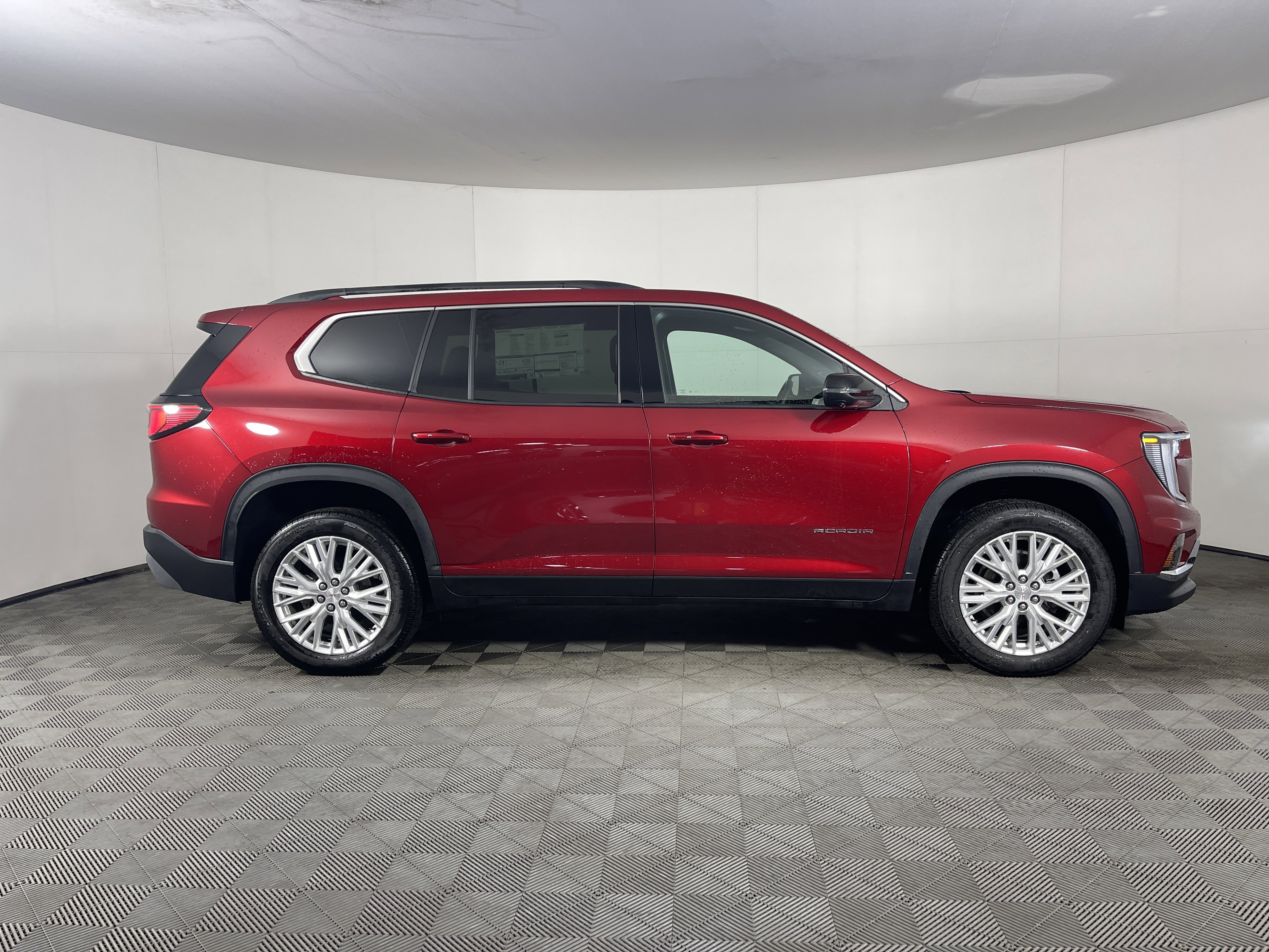 Used 2024 GMC Acadia Elevation image 5