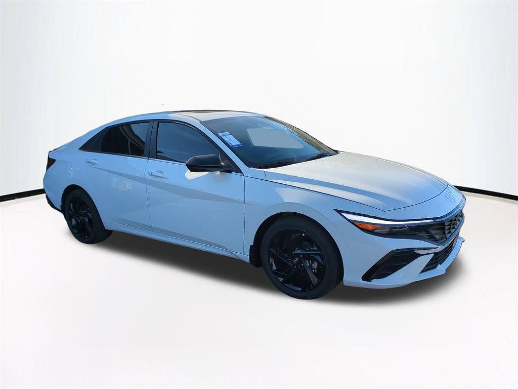 New 2026 Hyundai Elantra SEL Sport Premium FWD image 2