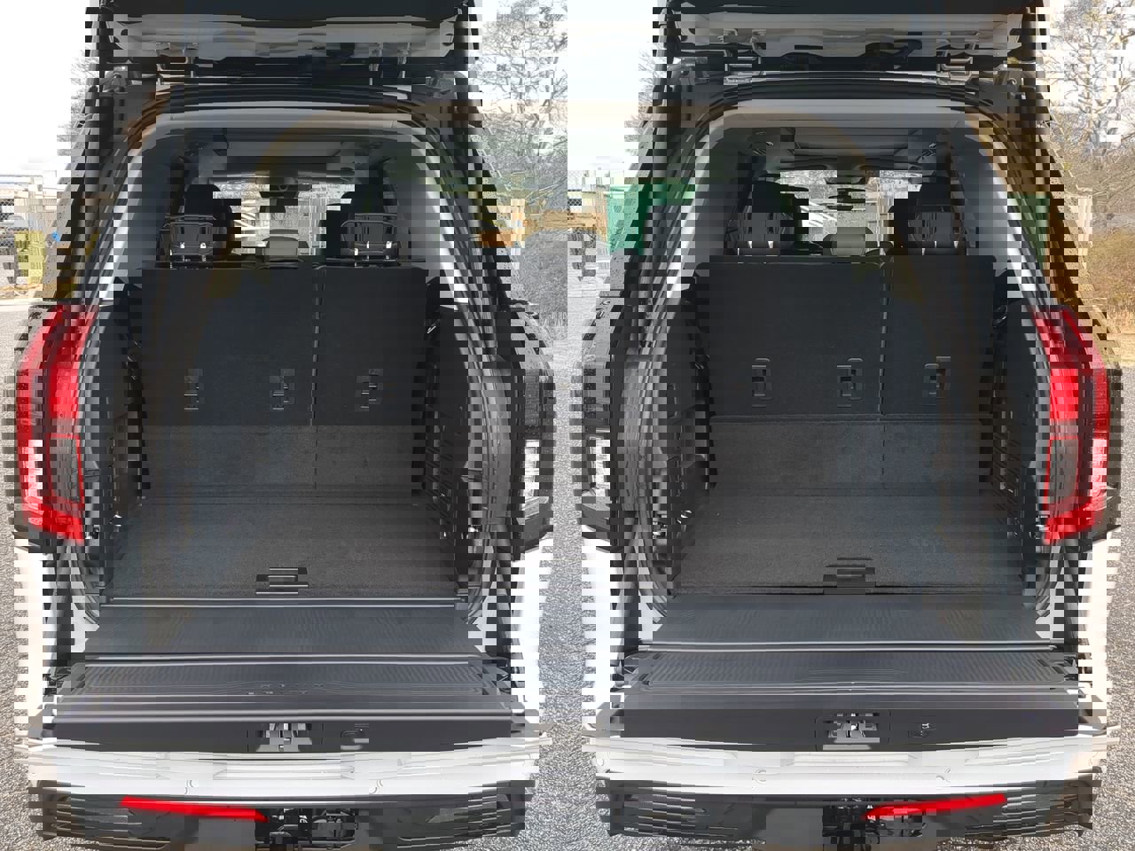 New 2026 Ford Expedition Active image 13