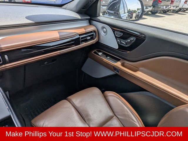 Used 2023 Lincoln Aviator Reserve w/ Equipment Group 201A RWD image 15