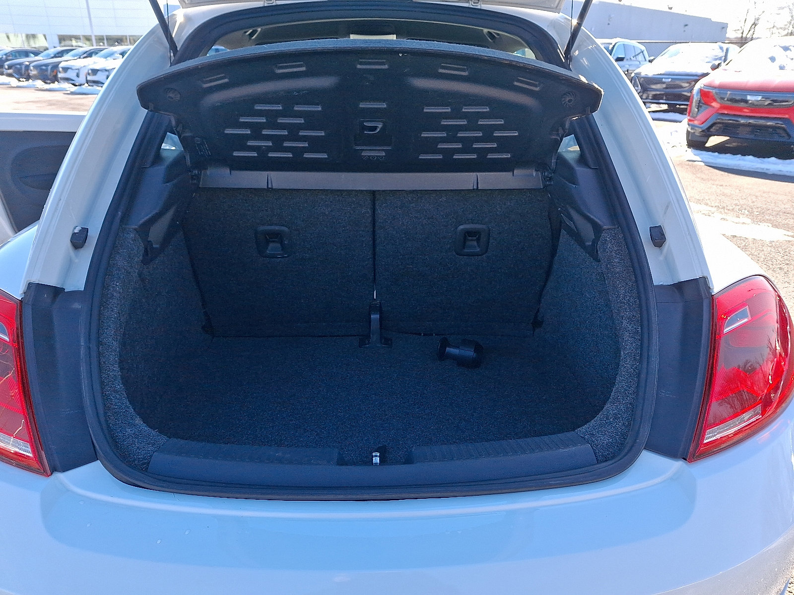 Used 2012 Volkswagen Beetle Turbo image 28