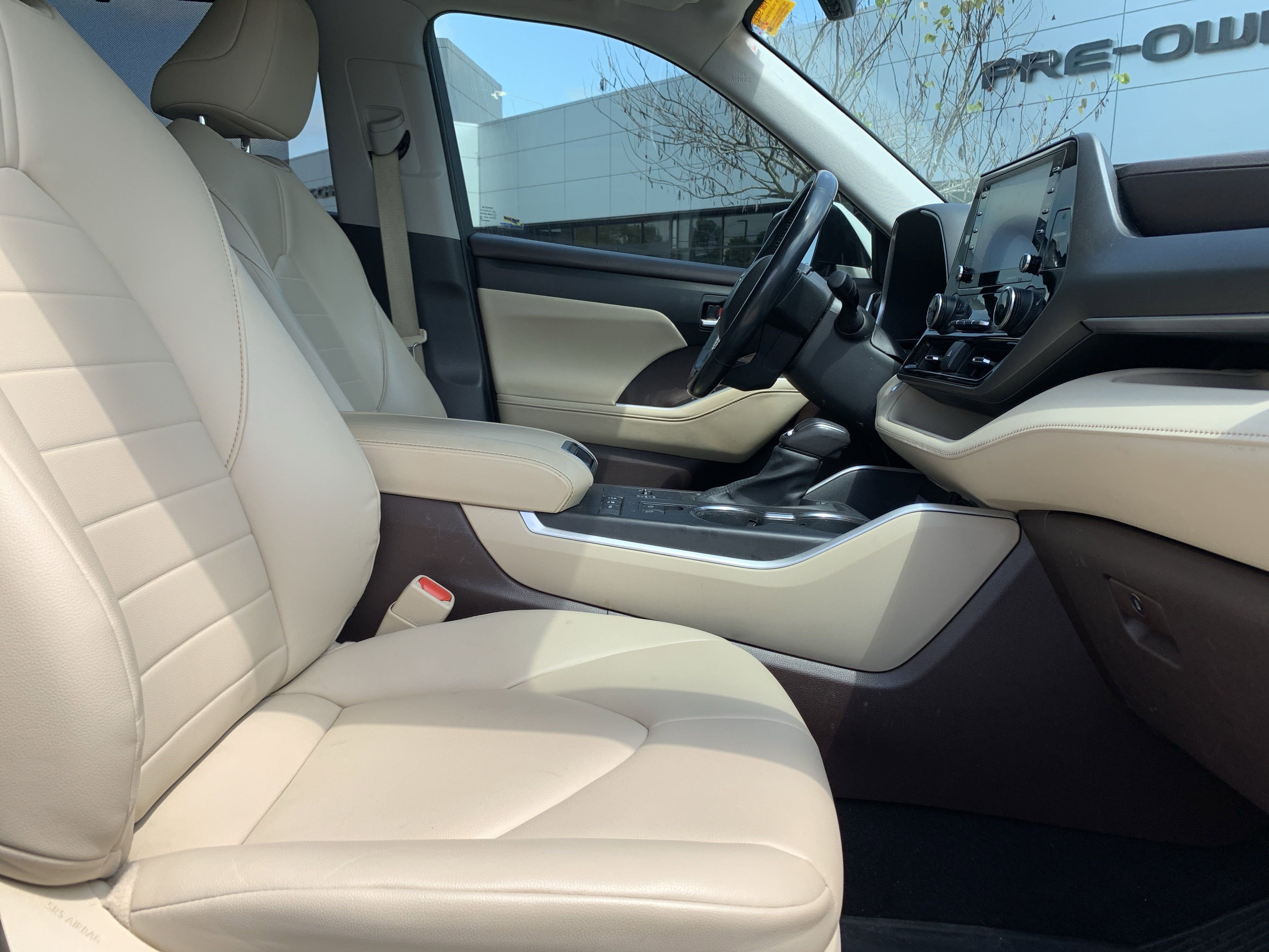 Used 2021 Toyota Highlander XLE image 35