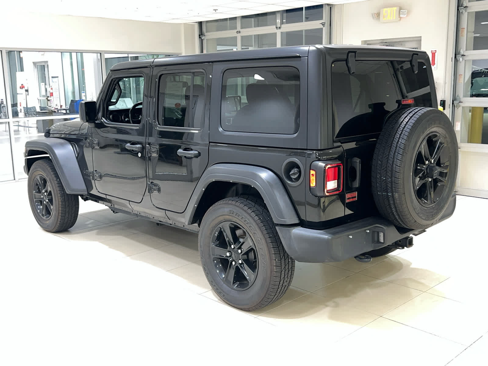 Used 2022 Jeep Wrangler Unlimited Sport AWD/4WD image 10