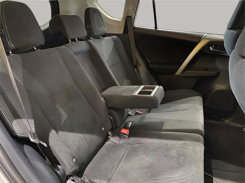 Used 2015 Toyota RAV4 XLE AWD/4WD image 25