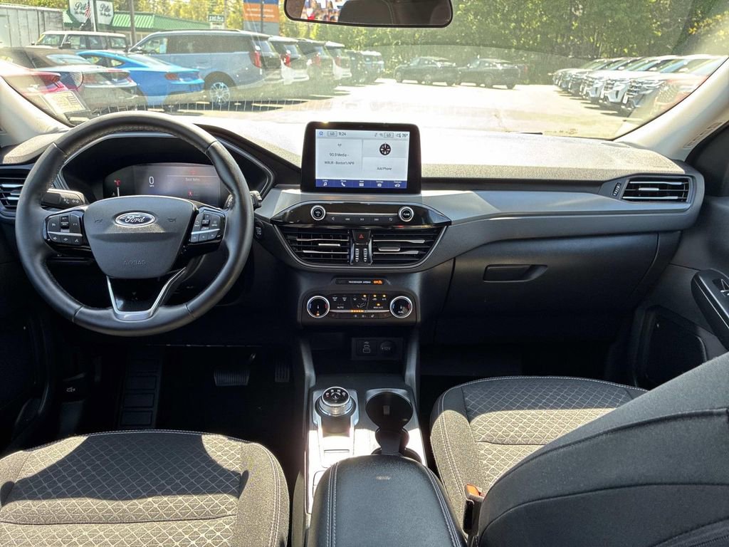 Used 2025 Ford Escape Active w/ Cold Weather Package FWD image 16