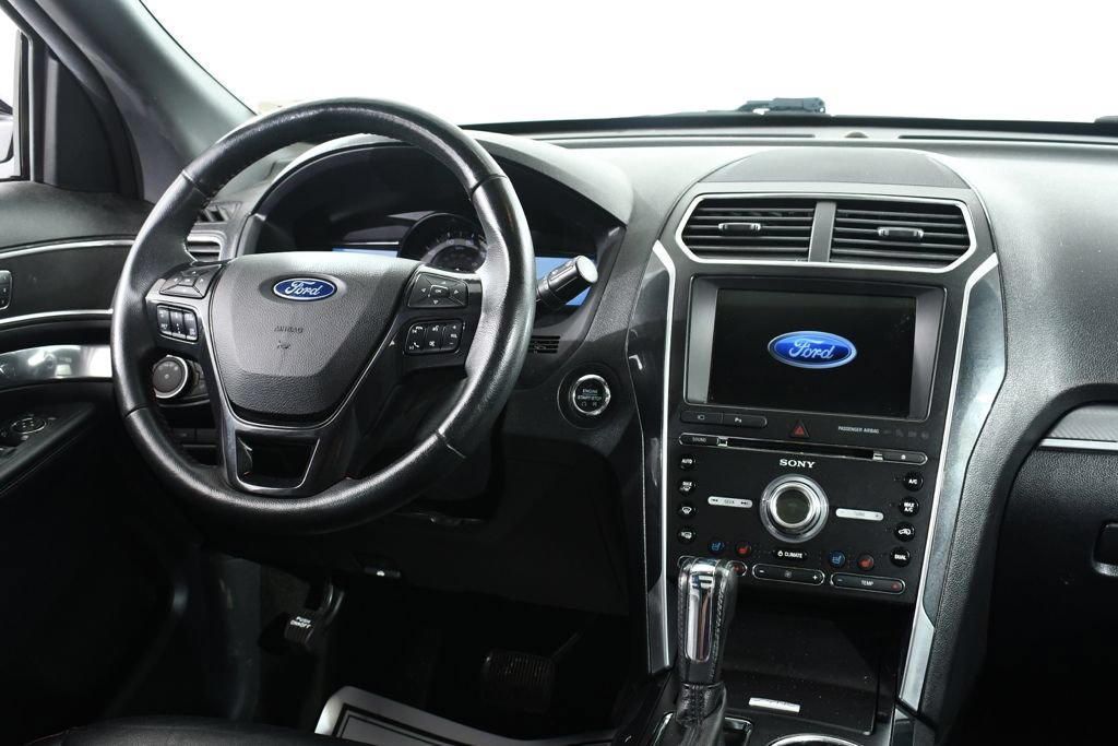 Used 2017 Ford Explorer Sport w/ Equipment Group 401A AWD/4WD image 8