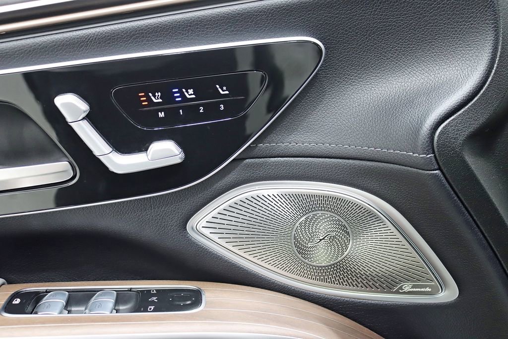 Used 2023 Mercedes-Benz EQS 580 4MATIC SUV image 38