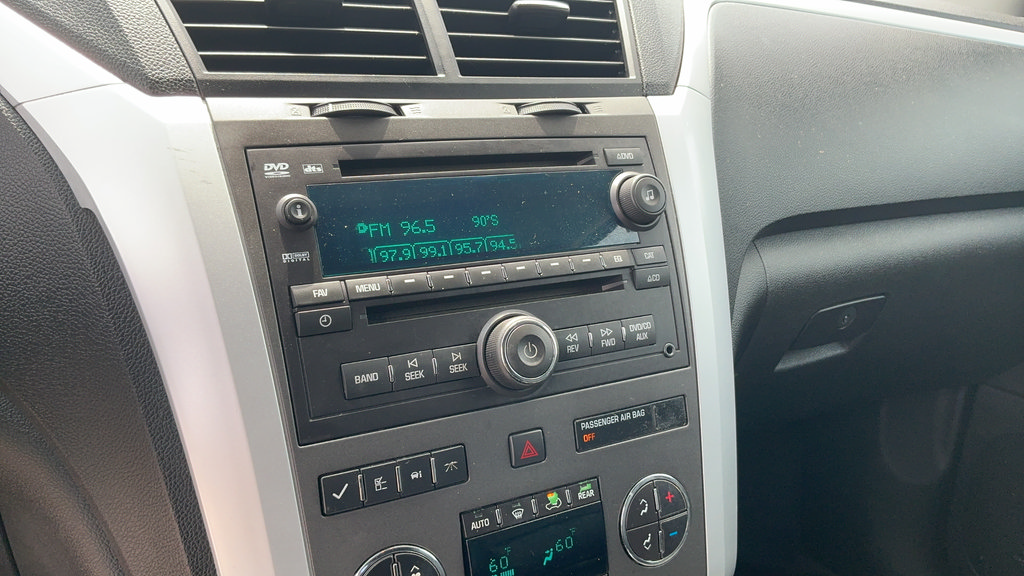 Used 2011 Chevrolet Traverse LT w/ Personal Connectivity Package FWD image 11