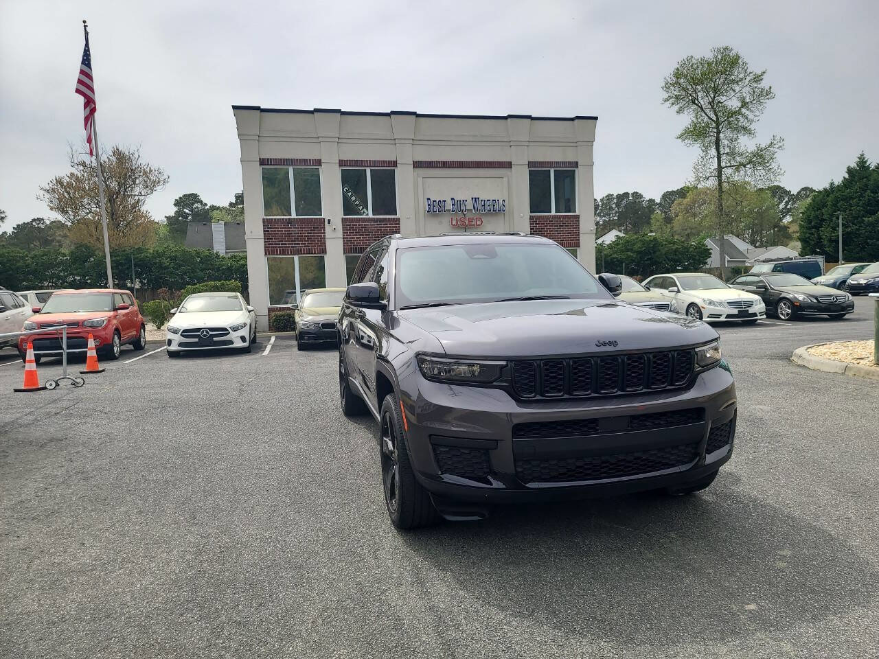 Used 2023 Jeep Grand Cherokee L Laredo