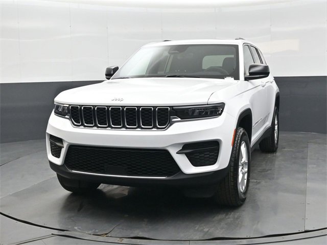 New 2025 Jeep Grand Cherokee Laredo image 8