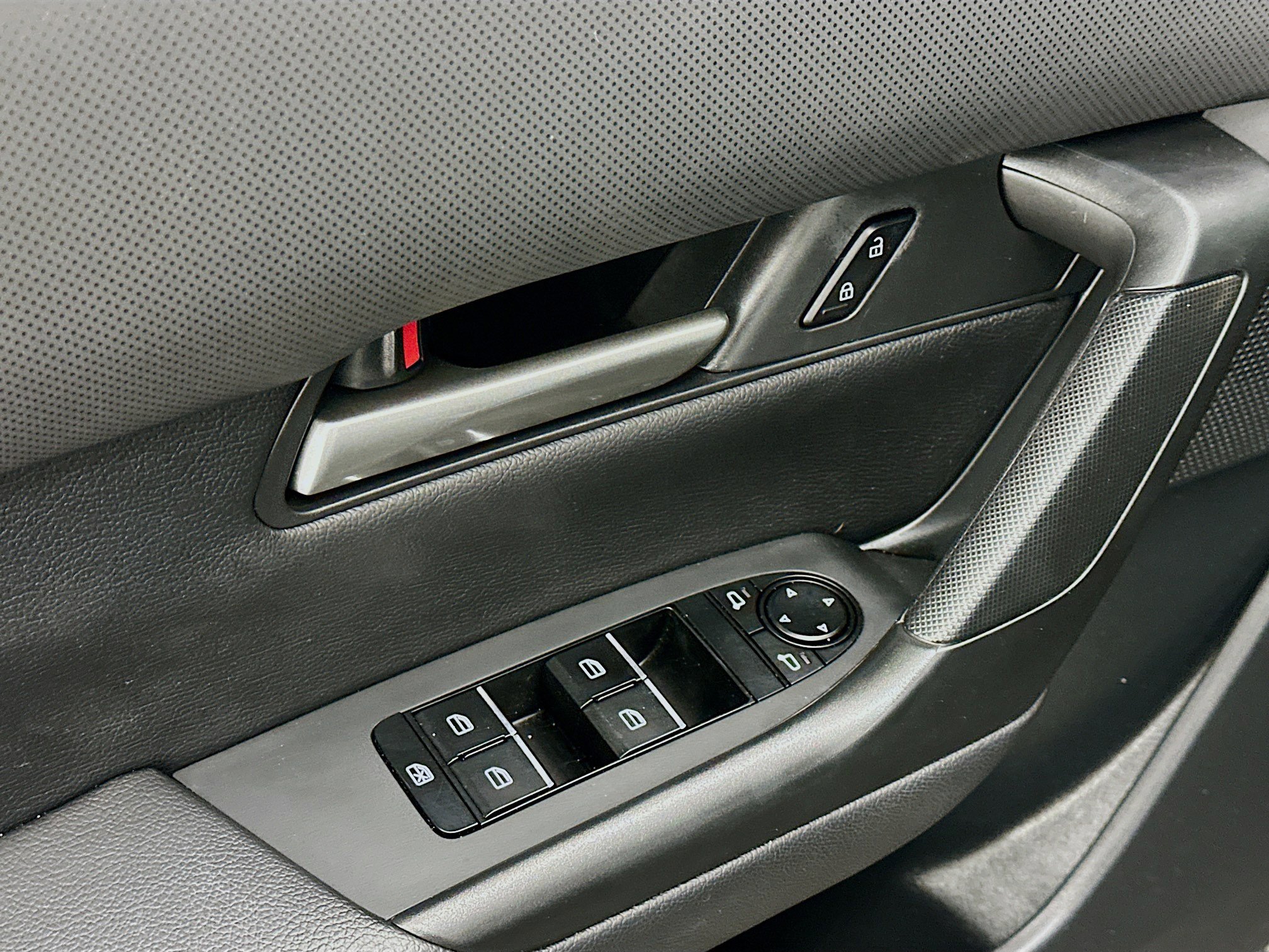 Used 2023 MAZDA CX-50 AWD 2.5 S w/ Cargo Package image 15