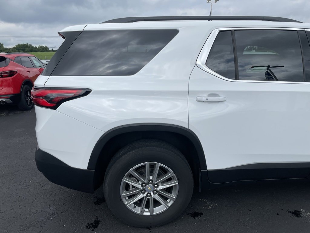 Used 2023 Chevrolet Traverse LT image 34