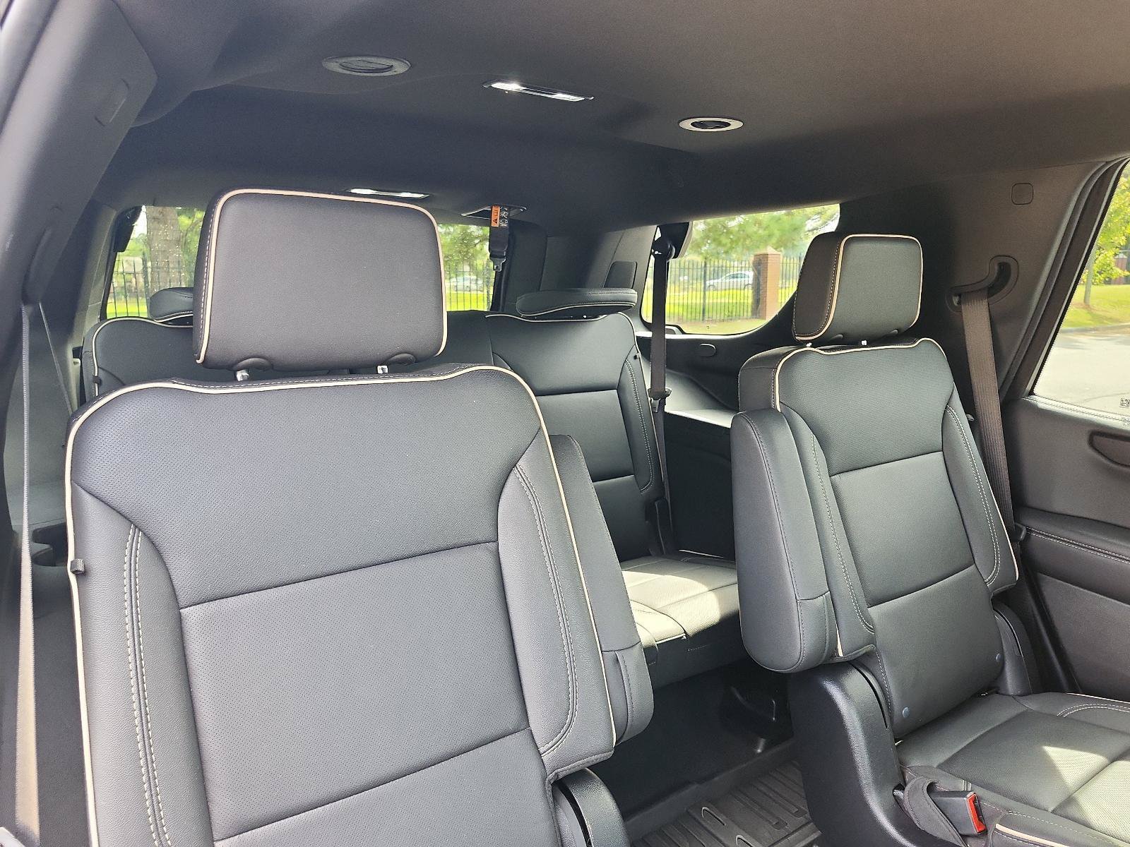 Certified 2025 GMC Yukon Elevation w/ LPO, Yukon Black Package AWD/4WD image 9