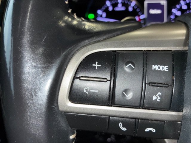 Used 2017 Lexus GS 200t w/ Preferred Accessory Package RWD image 18