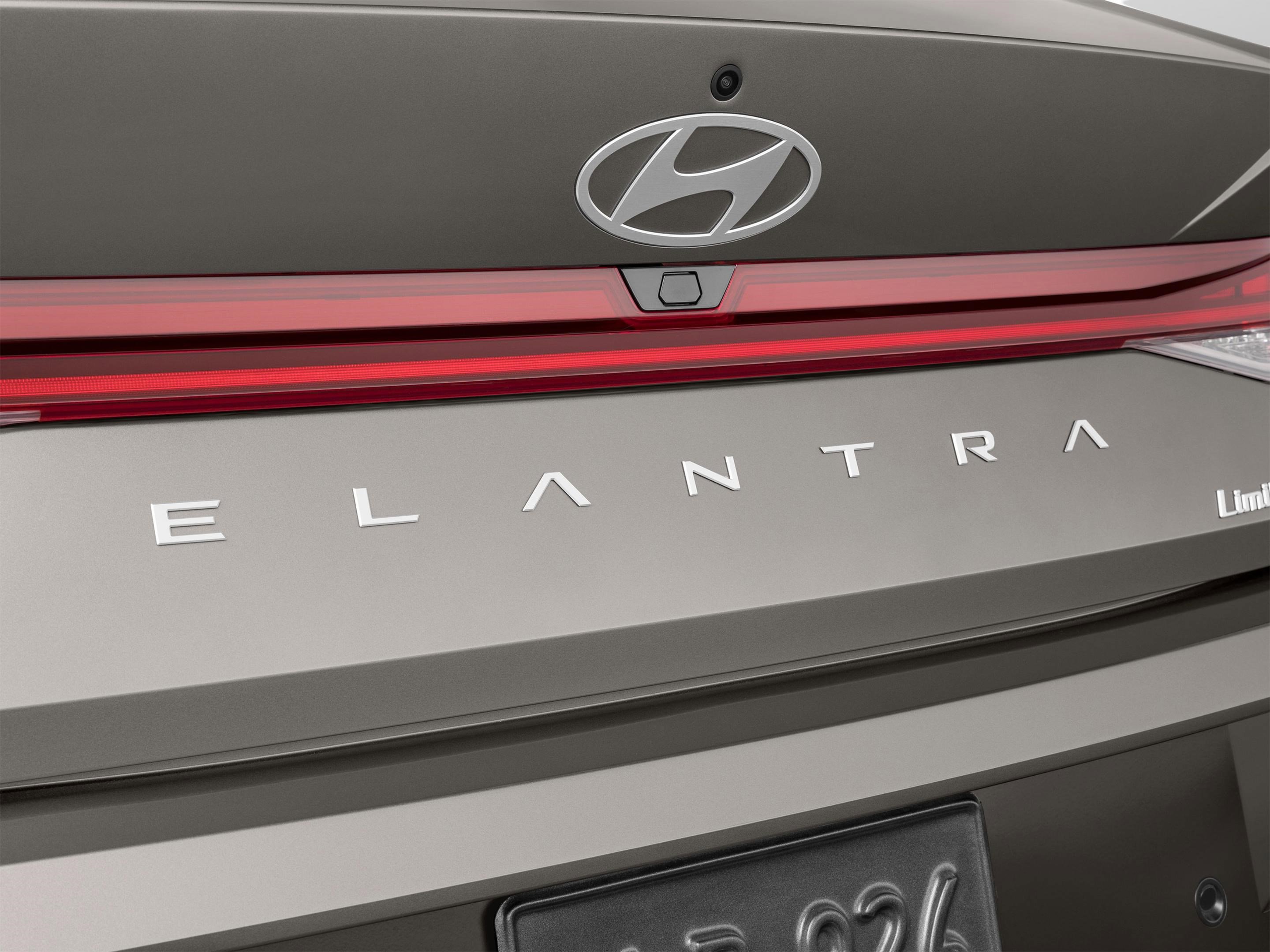 New 2026 Hyundai Elantra Limited FWD image 54