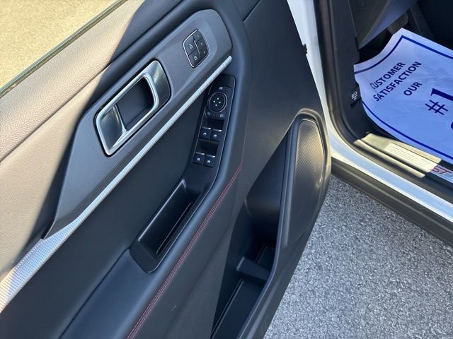 New 2026 Ford Explorer ST-Line w/ ST-Line Street Pack image 11