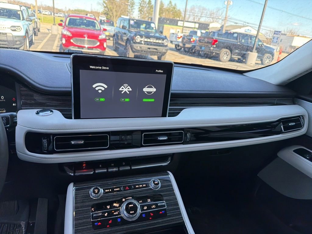 Used 2023 Lincoln Aviator Black Label w/ Dynamic Handling Package image 8