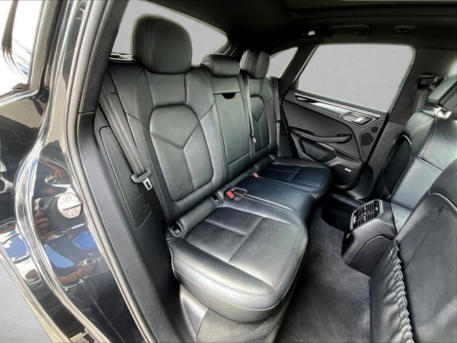 Used 2020 Porsche Macan AWD/4WD image 29