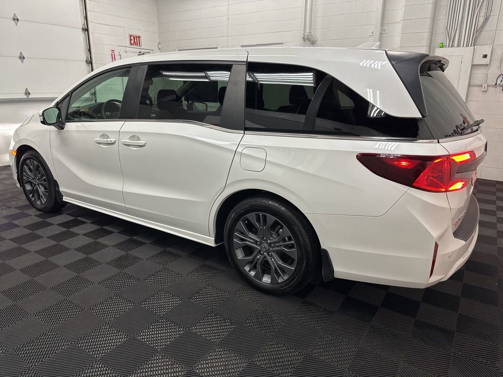 Used 2025 Honda Odyssey Touring image 6
