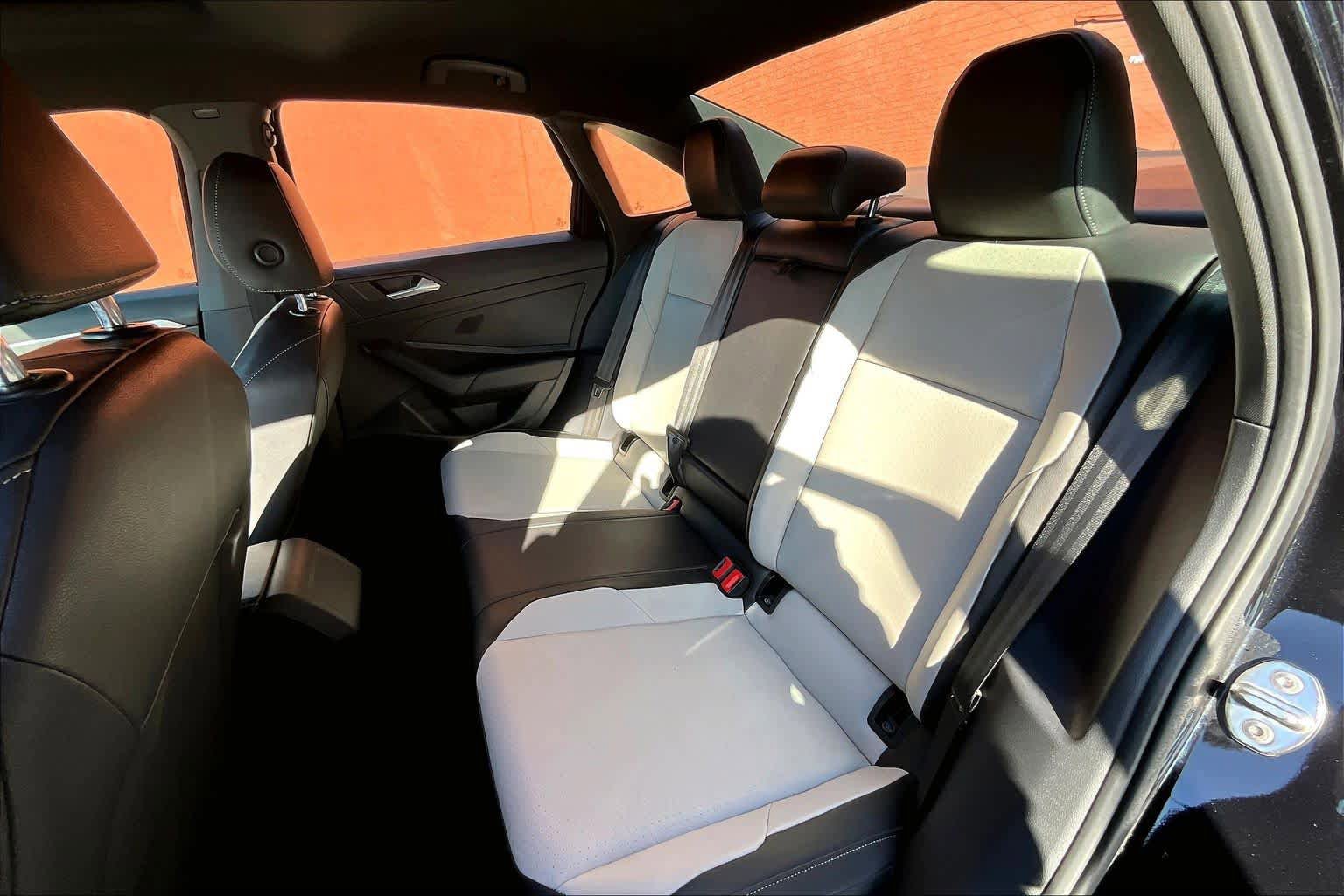 Used 2019 Volkswagen Jetta R-Line FWD image 18