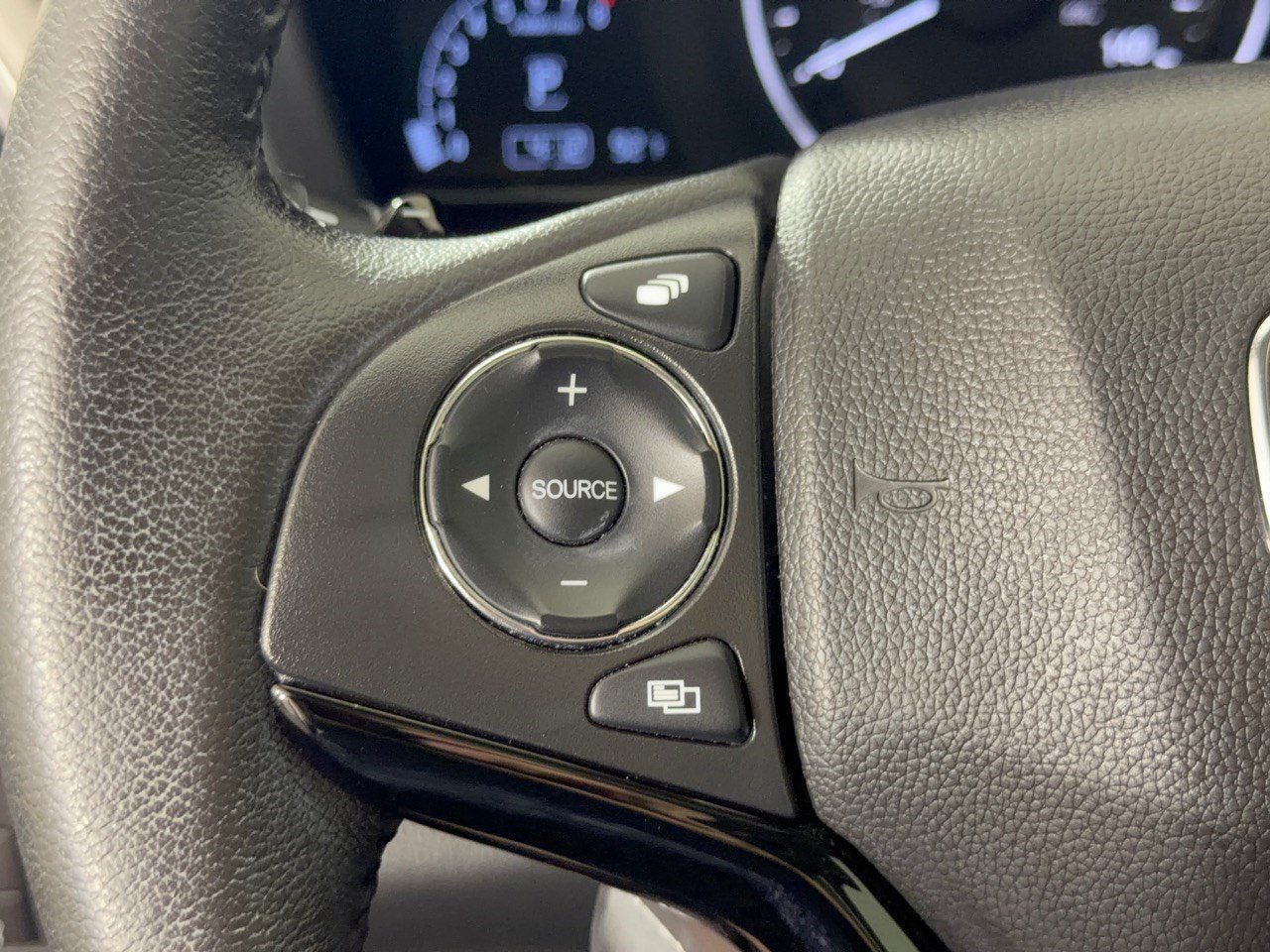 Used 2022 Honda HR-V EX-L image 18