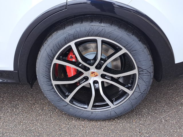 New 2026 Porsche Cayenne GTS AWD/4WD image 14
