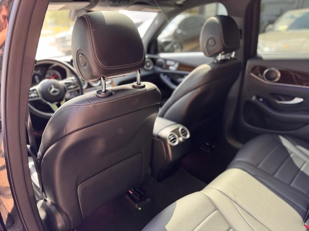 Used 2021 Mercedes-Benz GLC 300 4MATIC image 20
