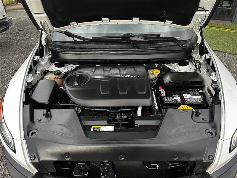 Used 2016 Jeep Cherokee Trailhawk AWD/4WD image 10