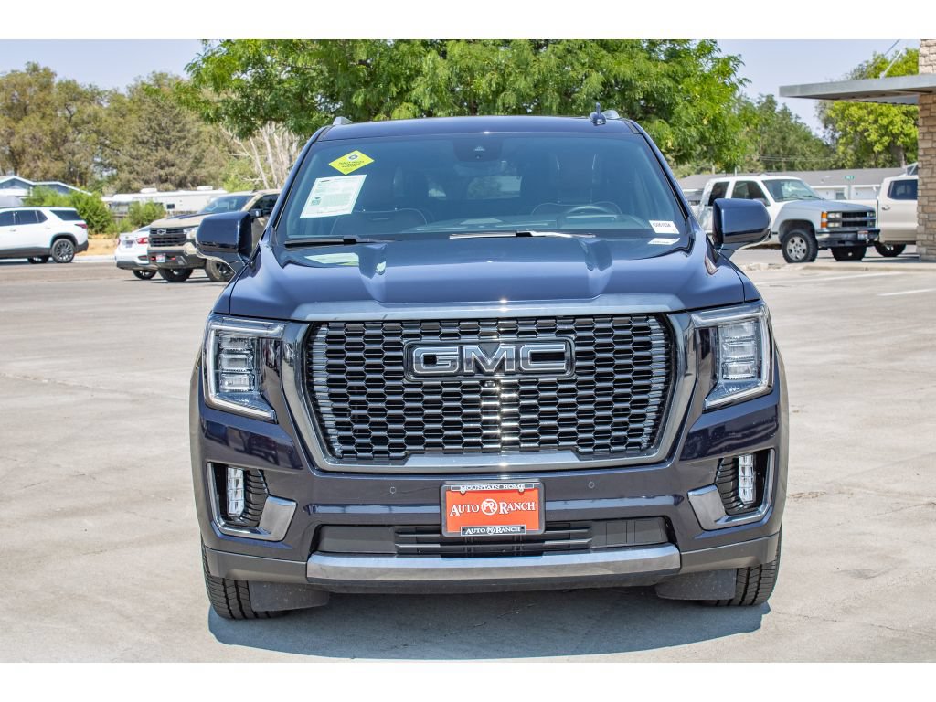 Used 2023 GMC Yukon Denali Ultimate AWD/4WD image 3