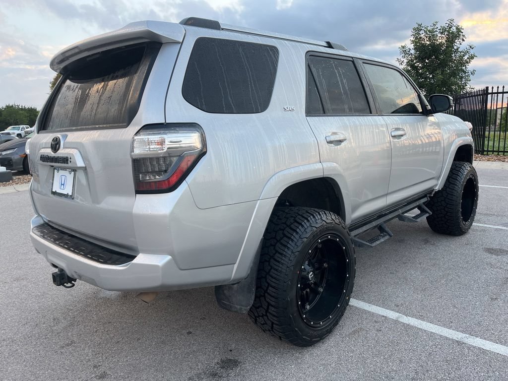Used 2022 Toyota 4Runner SR5 AWD/4WD image 4