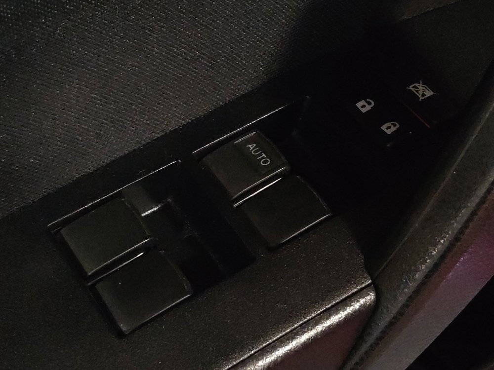 Used 2015 Toyota Corolla LE FWD image 27