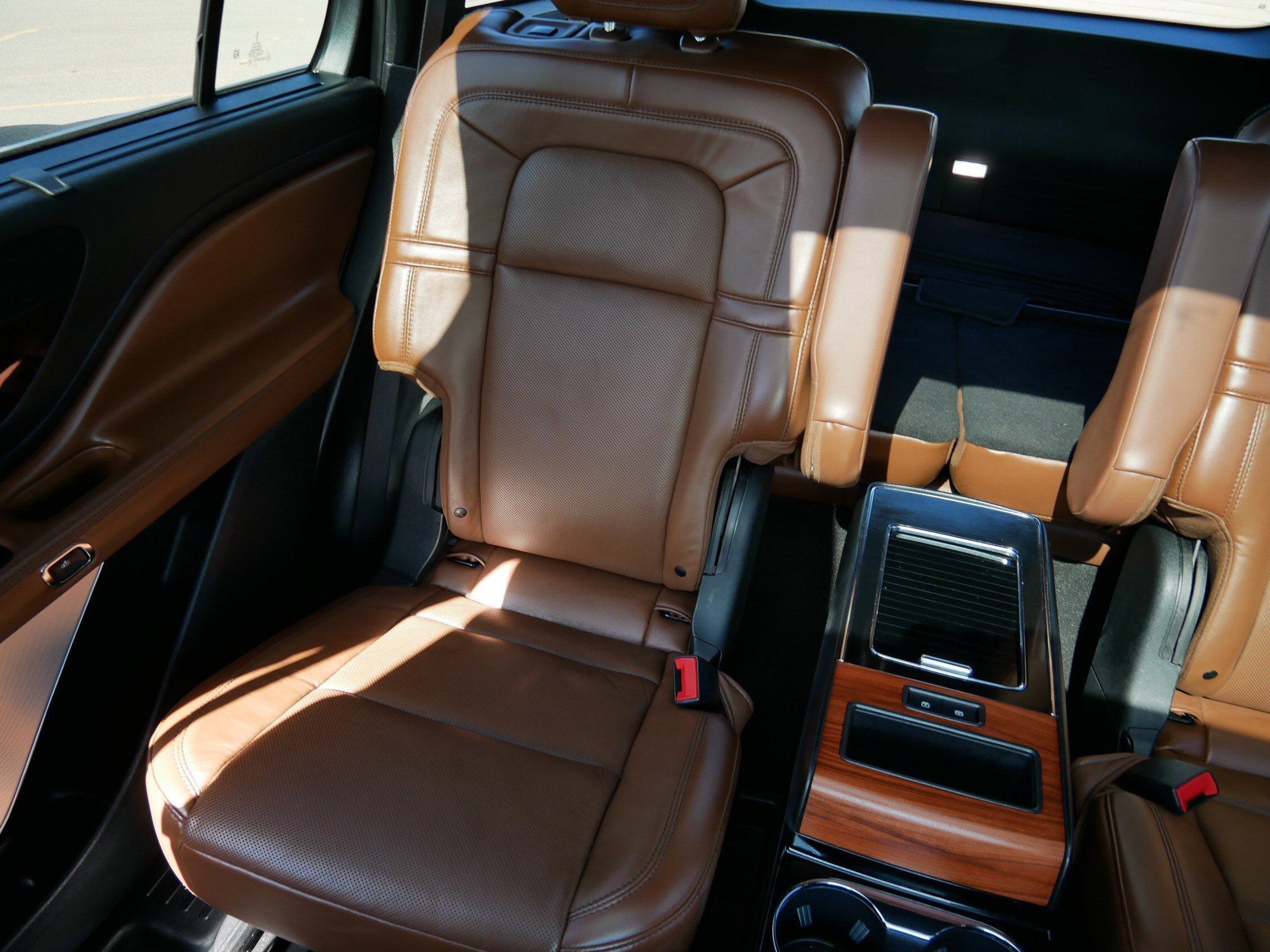 Used 2020 Lincoln Aviator Reserve w/ Equipment Group 202A AWD/4WD image 13