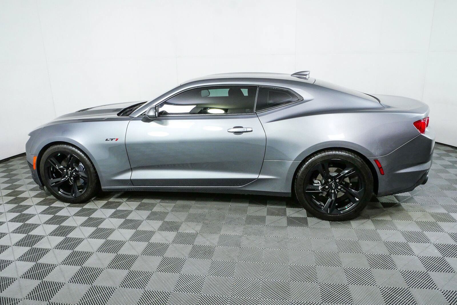 Used 2021 Chevrolet Camaro LT RWD image 25