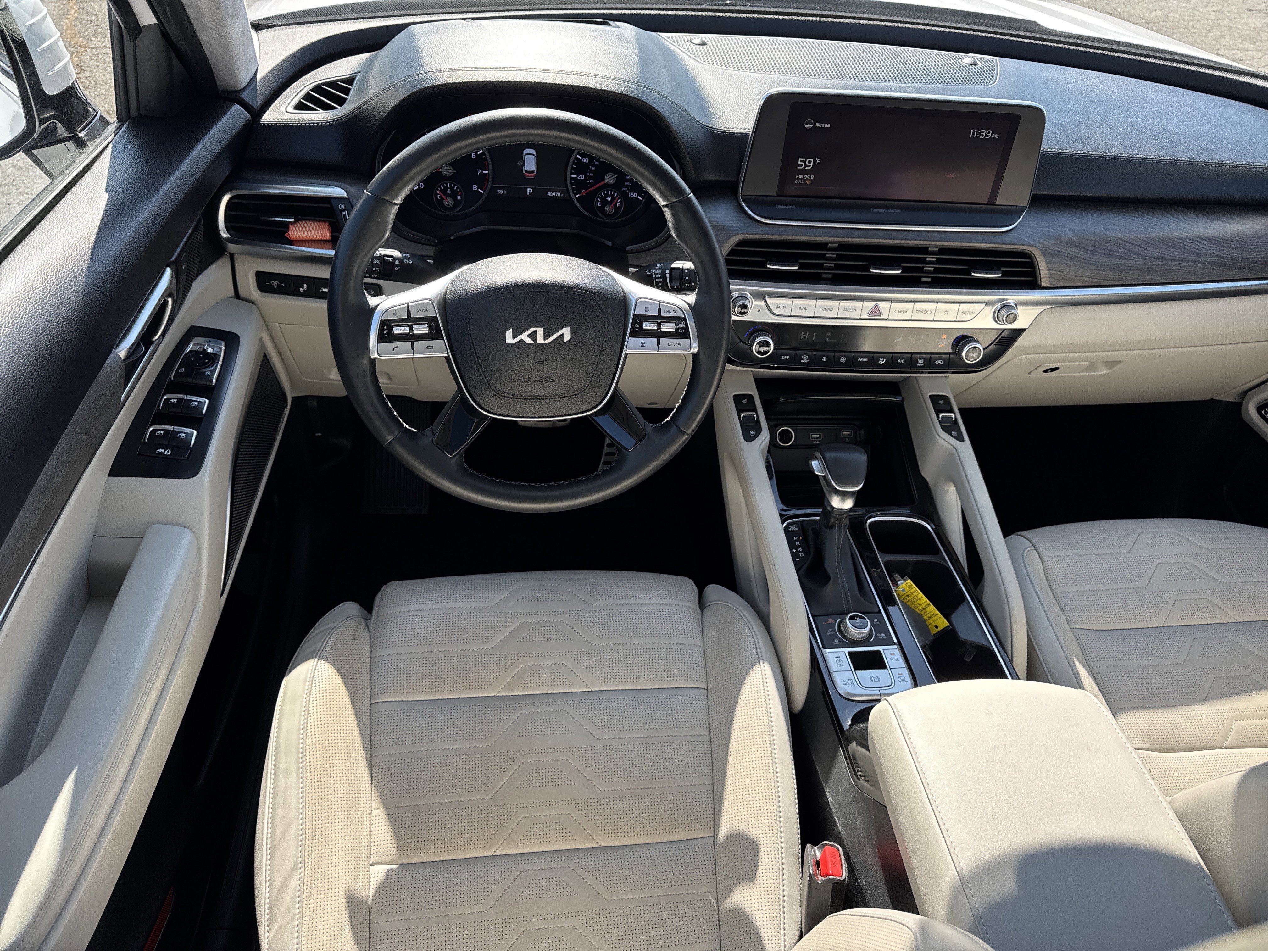 Certified 2022 Kia Telluride SX w/ SX Prestige Package image 23