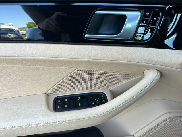 Used 2018 Porsche Panamera image 13