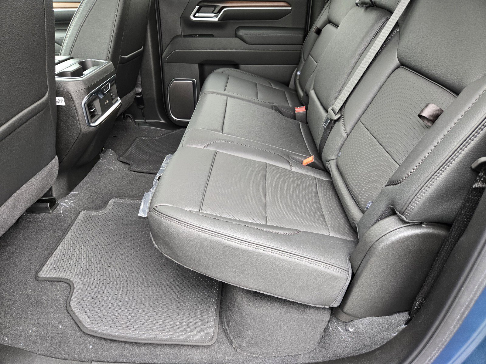 New 2025 GMC Sierra 2500 Denali w/ Denali Reserve Package image 8