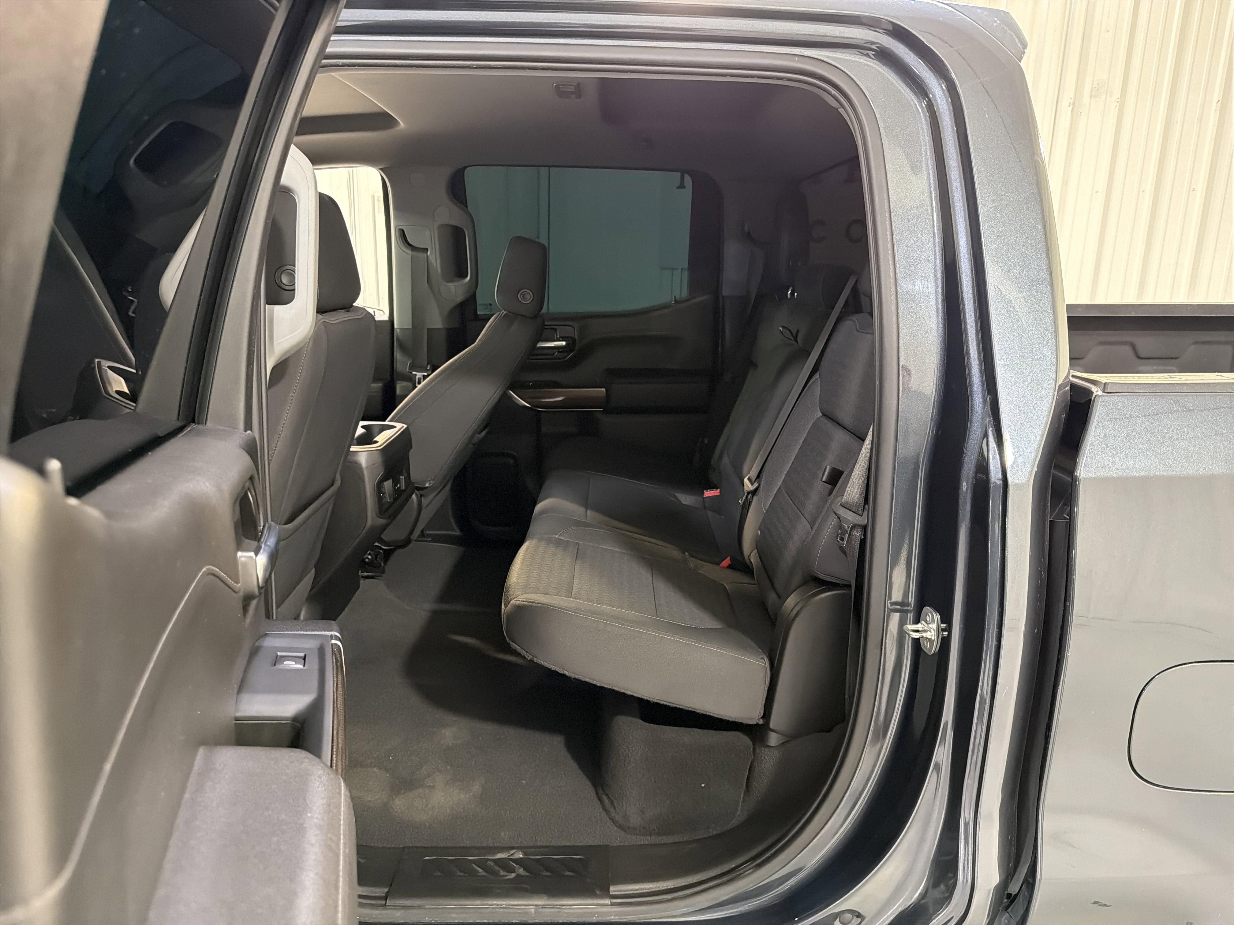 Used 2021 Chevrolet Silverado 1500 RST w/ LPO, Blackout Package image 11