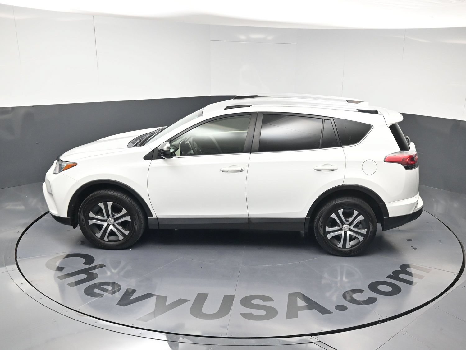 Used 2016 Toyota RAV4 LE AWD/4WD image 28