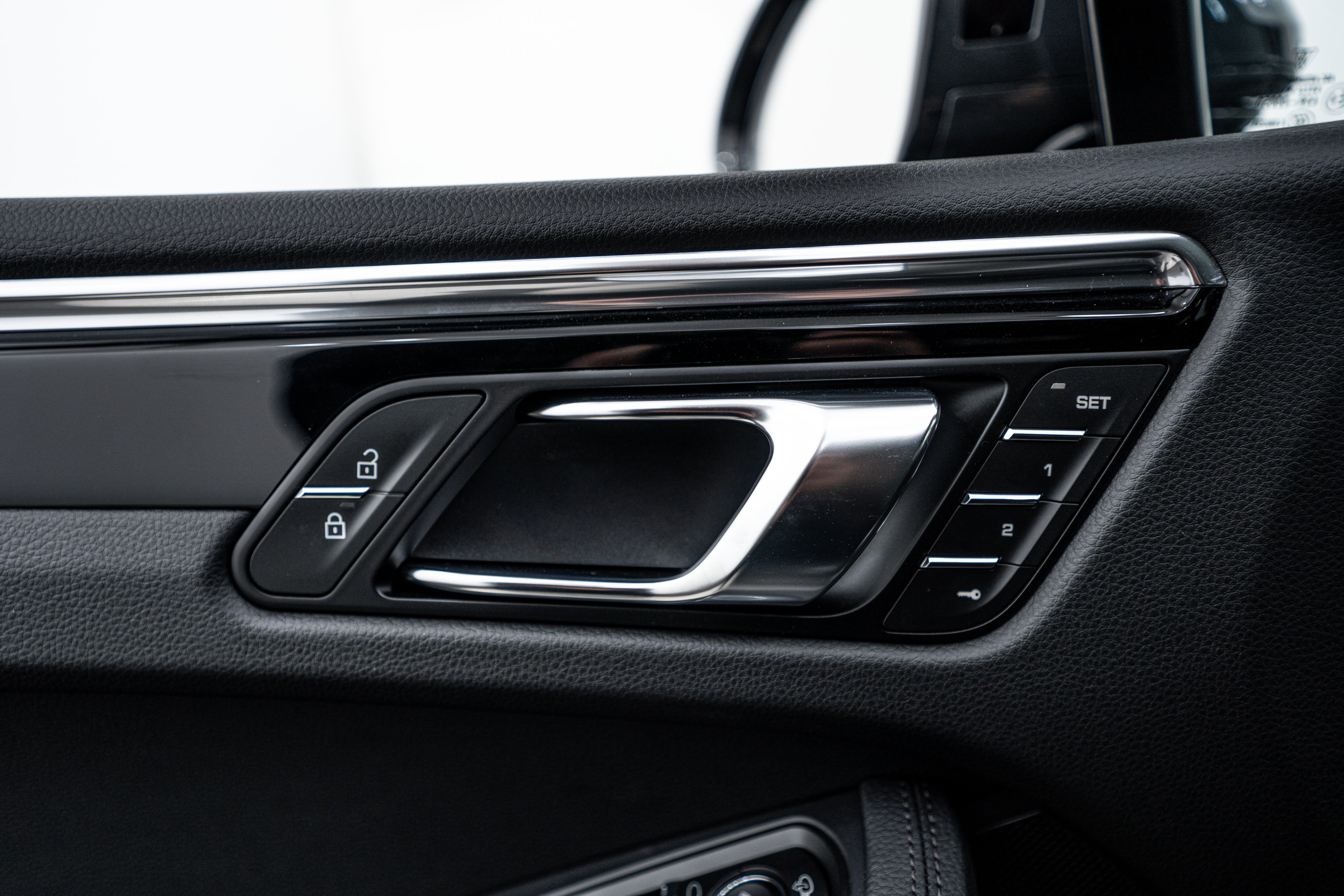 Certified 2026 Porsche Macan AWD/4WD image 20