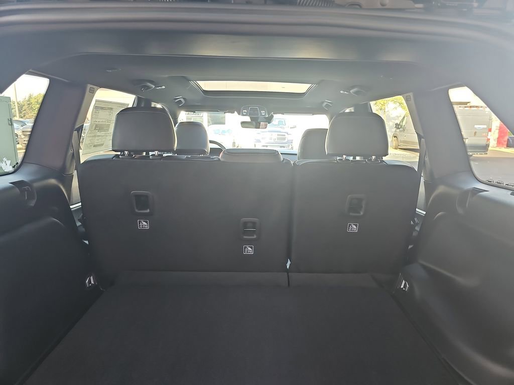 New 2025 Jeep Grand Cherokee Limited w/ Trailer Tow Package image 12