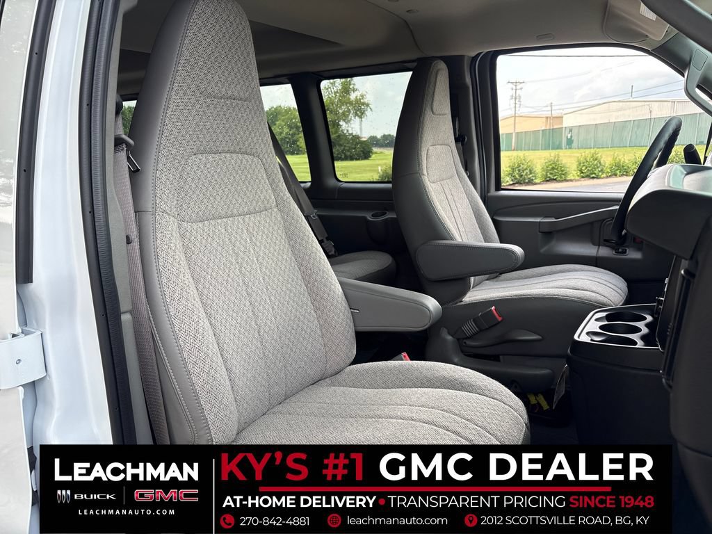 New 2026 GMC Savana 3500 LT w/ LT Preferred Equipment Group RWD image 29